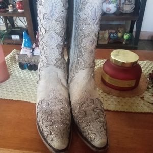 Women's cowboy boots